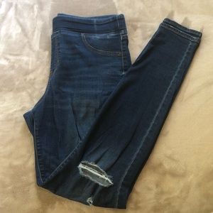 Old Navy Rockstar Distressed Jeans/Jeggings